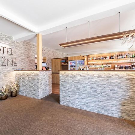 Hotel Snezne Екстер'єр фото